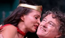 A FELESÉG NEGYVENNÉL KEZDŐDIK