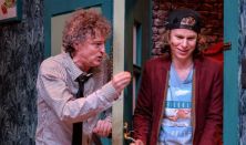 A FELESÉG NEGYVENNÉL KEZDŐDIK