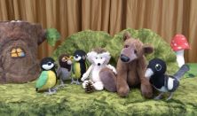 Manócska-Sündisznócska lovagol