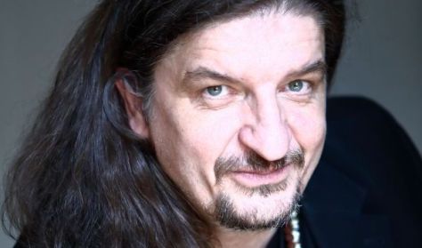 Irodalmi kávéház – Novák Péter