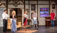 Boldog születésnapot! Avagy hatan pizsamában