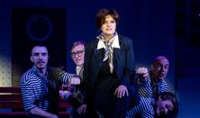 Amerikai komédia – szving-musical –